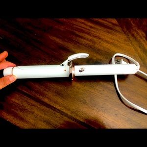 T3 curling iron